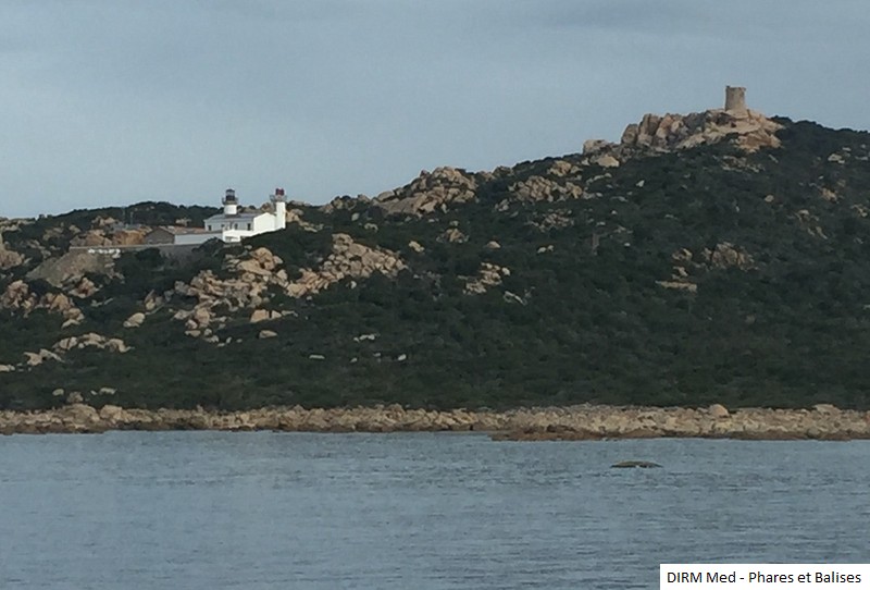 Phare de Senetosa depuis la mer