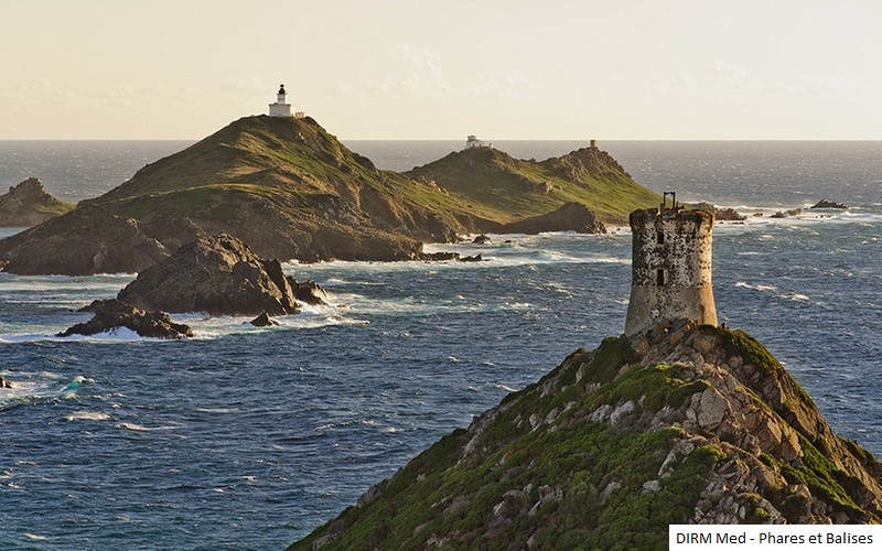 Les Iles Sanguinaires et leurs Phare depuis la terre